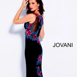 Embellished jovani size 4 gown prom/wedding